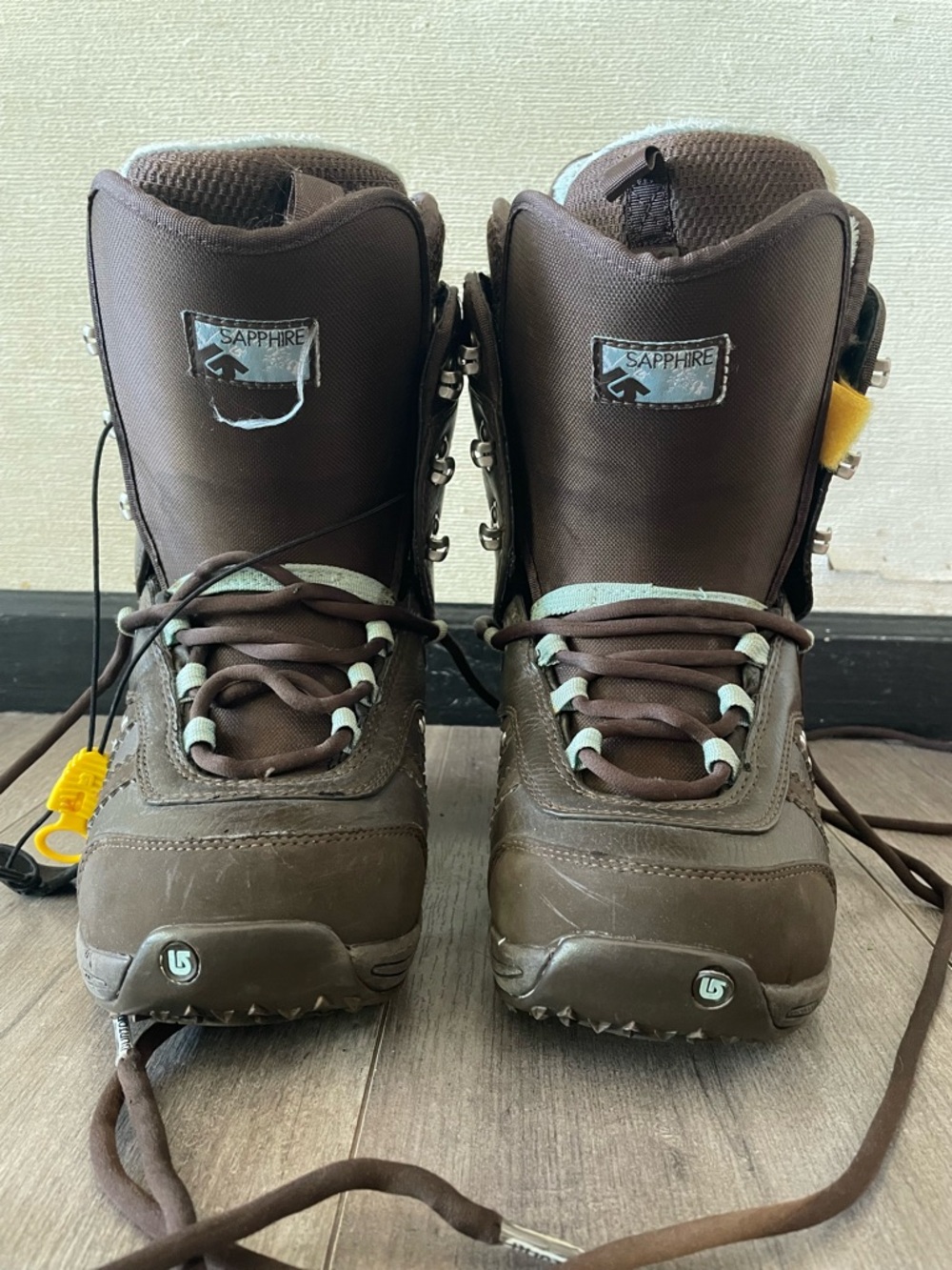 Sapphire Brown Snowboard Boots with Mint Accents Burton women’s size 7
